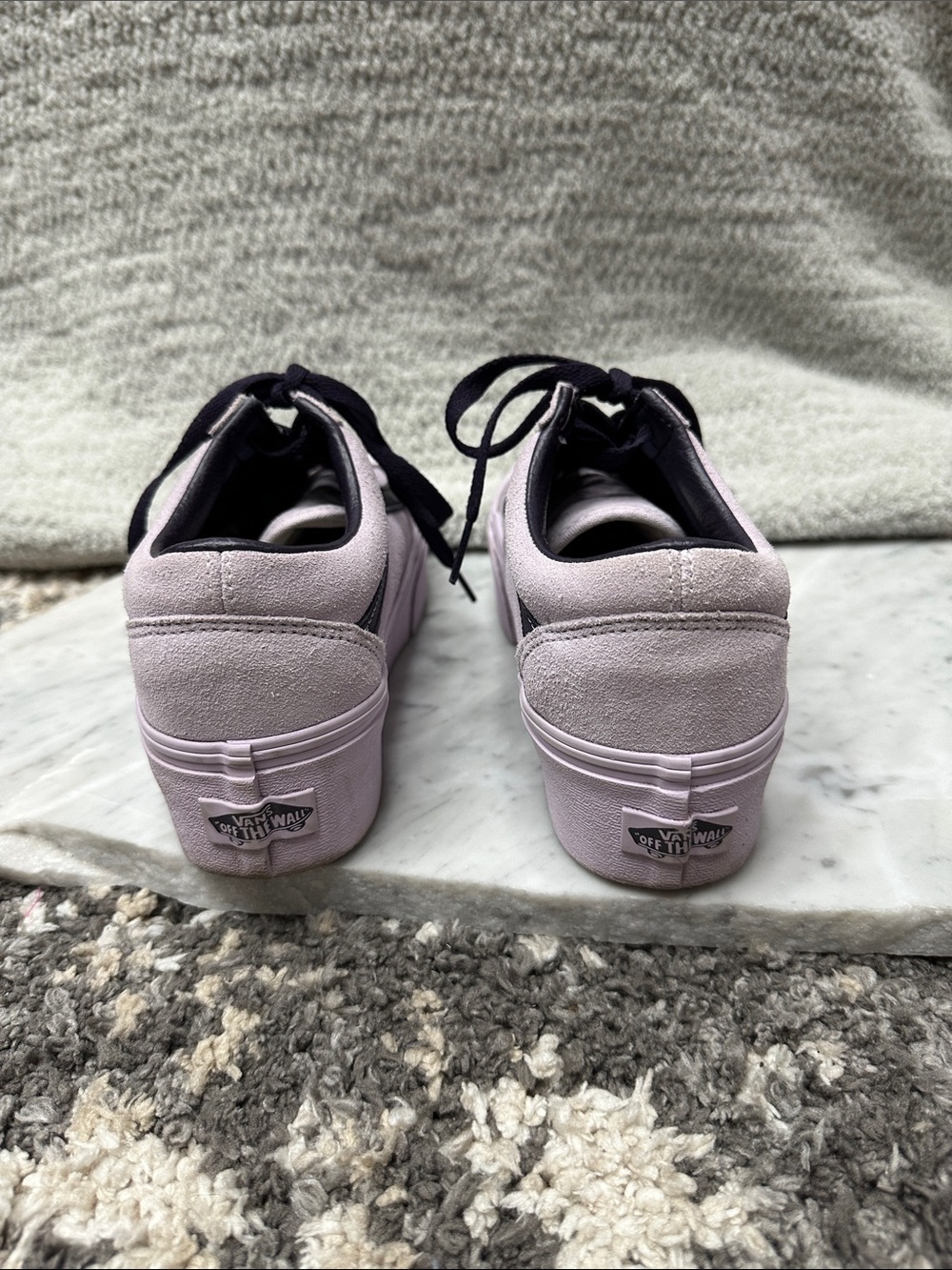 Vans Classic Lace-Up Platform Sneakers in Light Lavender Kid’s US sz. 4 - Picture 3 of 7